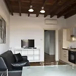 شقة La Maison Del Capestrano ميلان