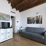 La Maison Del Capestrano * ميلان